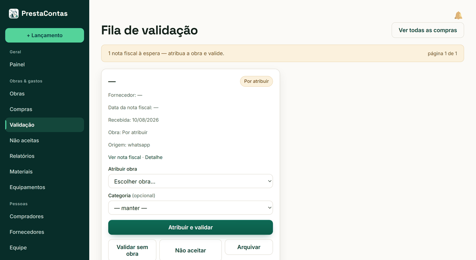A fila de validação: cada fatura com a foto ao lado e o que falta decidir.