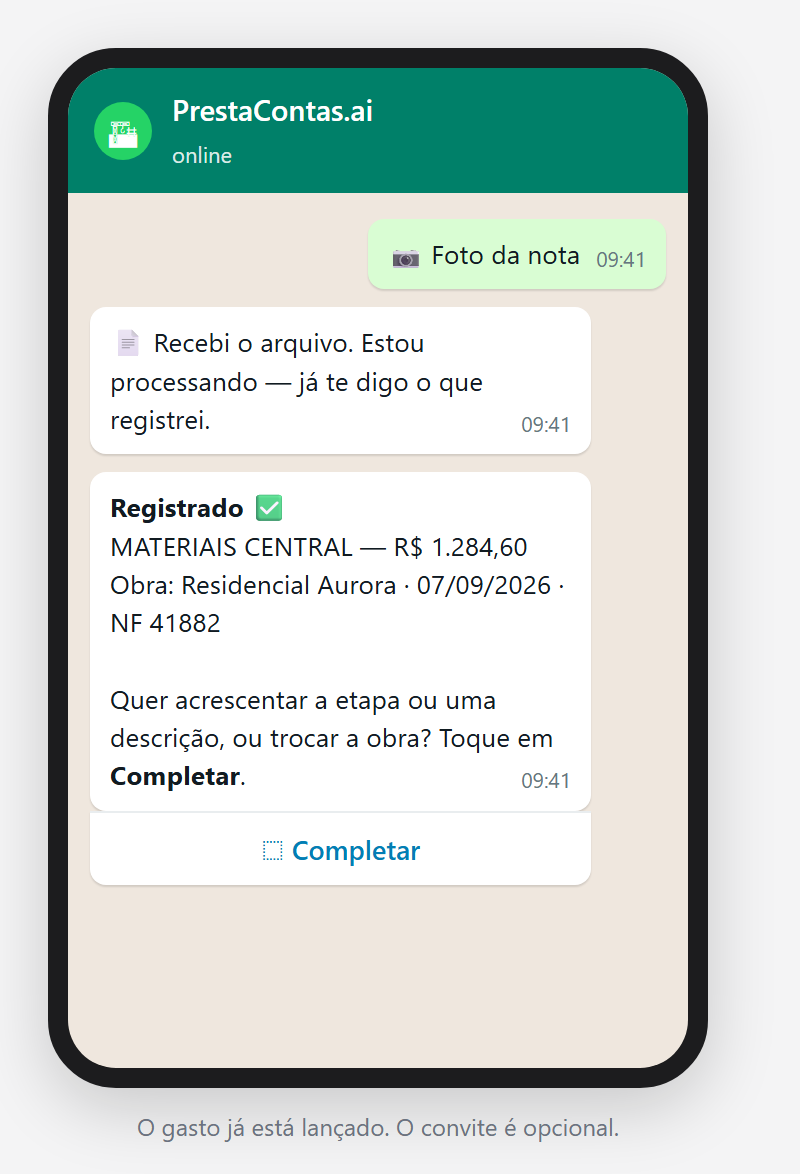 A conversa: a foto, a confirmação de que o gasto entrou e o botão «Completar».